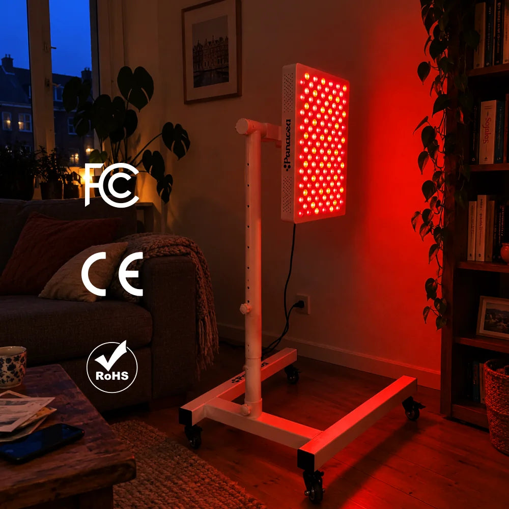 ATP Pure 700 op de verrijdbare standaard in een woonkamer met rood licht aan, FCC-, CE- en RoHS-gecertificeerd
